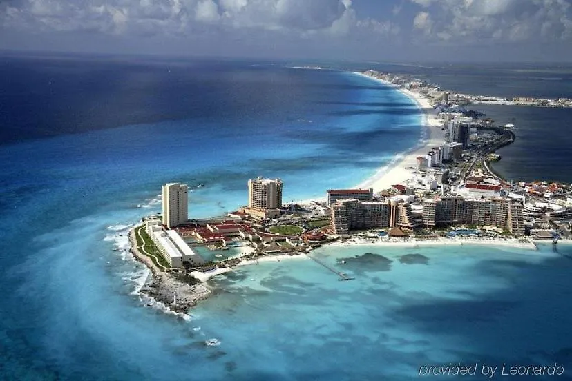 Arena Room Cancún 0*,