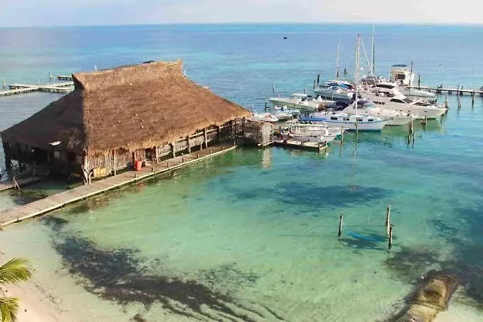Arena Room Cancún 0*,